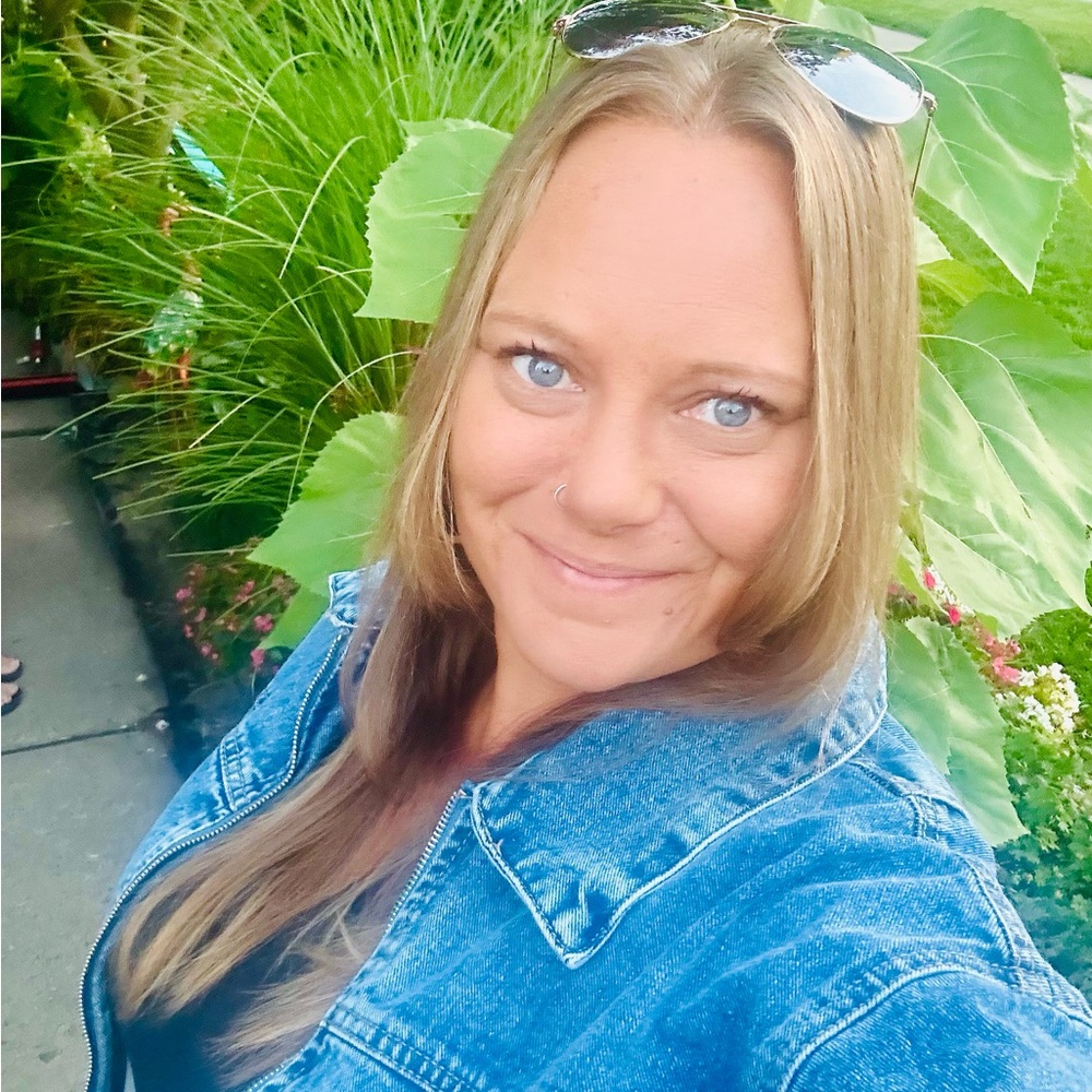 Meet your Posher, Lindsey-christine